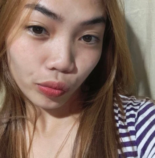 Nicole, 20