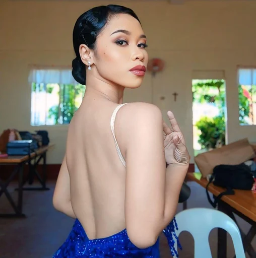 Lyna, 22