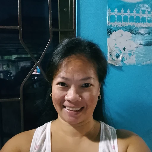 Roselyn, 44
