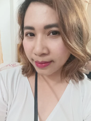 Cassie, 36