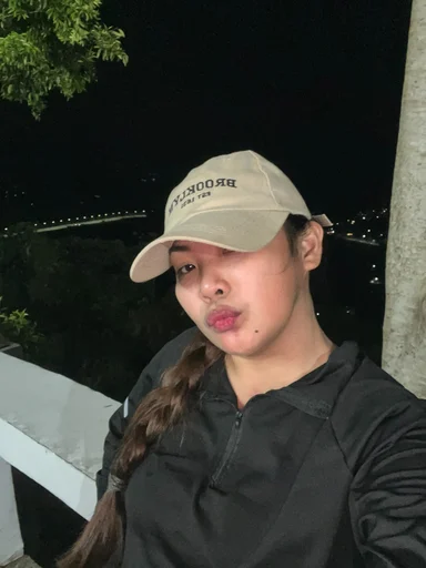 Loren, 28