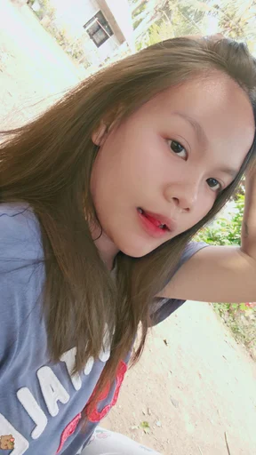 Janelle, 23