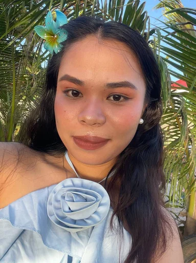 Clarisa, 23