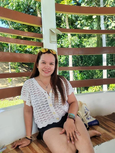Daisy, 32