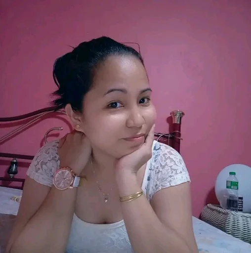 Chrizelle, 32