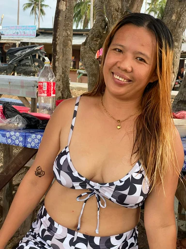 Quennie Mae, 32