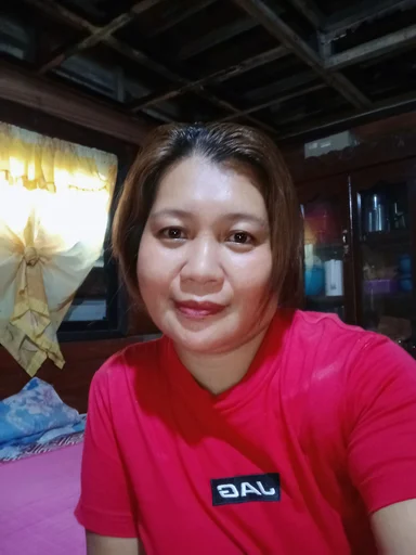 Cindy, 44
