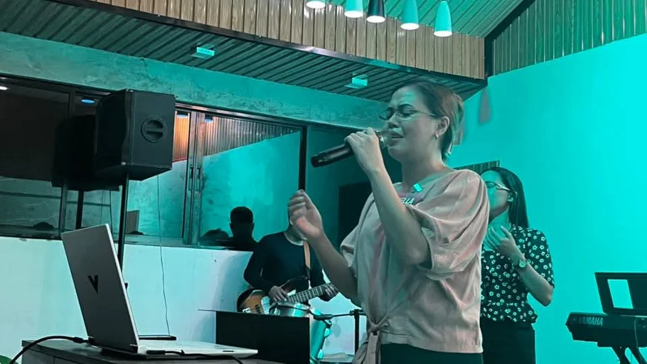 Shella Mae, 29