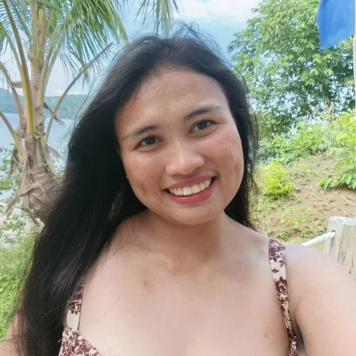 Francine, 24