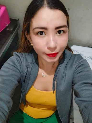 Robylyn, 35