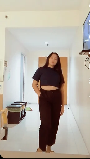 Anne, 23