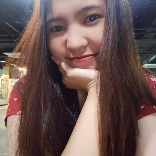 Angelica, 28