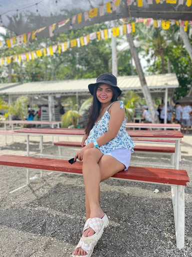 Ainara, 27