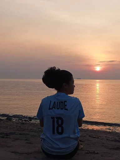 Roxelle, 22