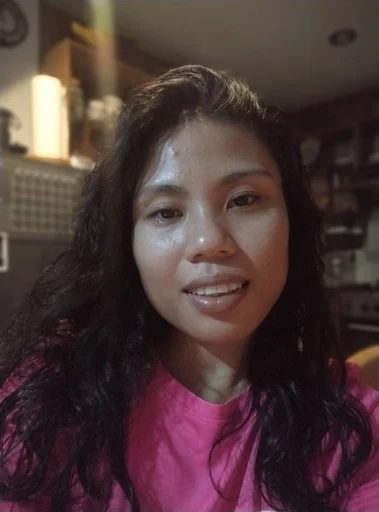 Rose, 25