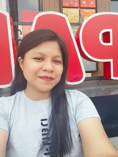phoebe, 29