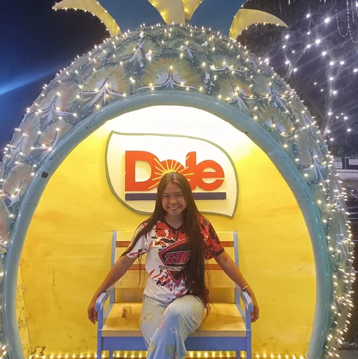 Michelle, 22