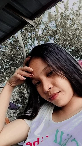 Andrea, 22