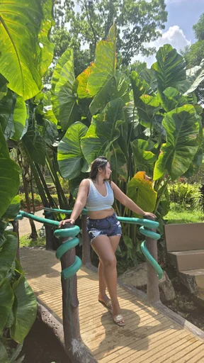 Angelie, 28