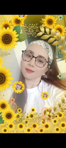 Dee, 47