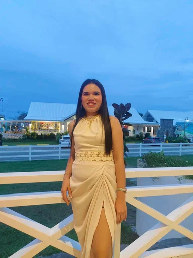 Lislyn, 32