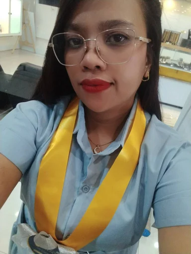 Liezellyn, 33
