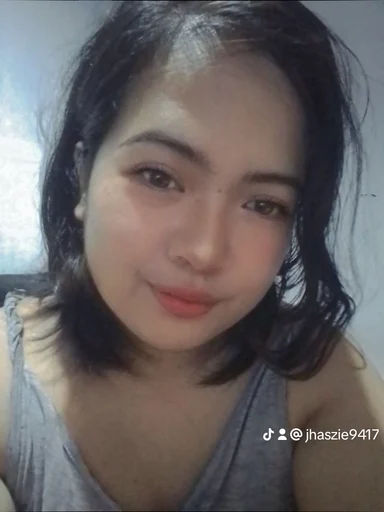 Jasmine, 32