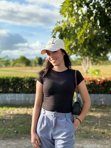 Shella, 25