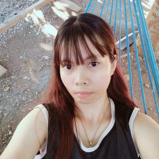 Karen, 24