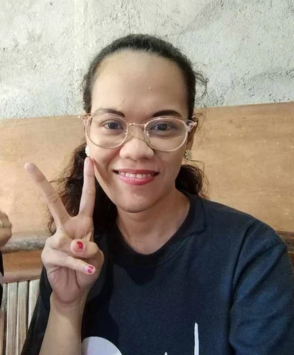 Esther, 32