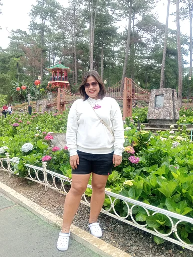 Luisa, 37