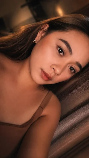 Lyn, 27
