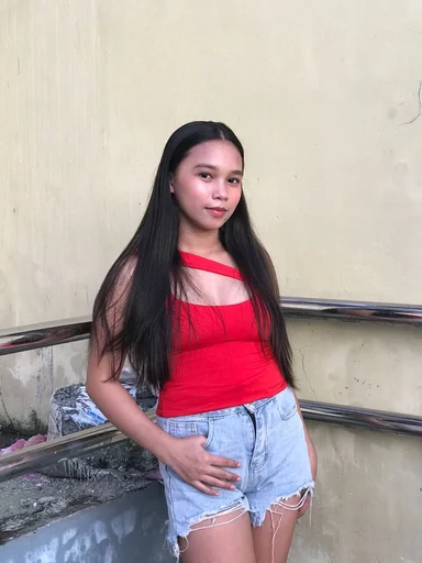 riyanna, 19
