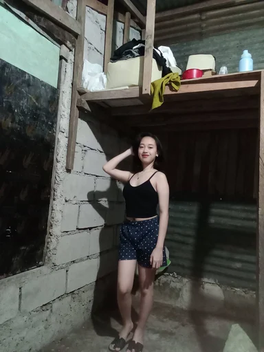Lara, 19