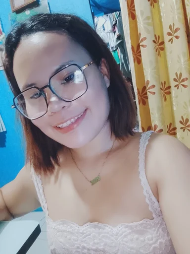 Juliemae, 23