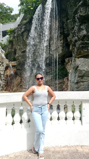 Junalyn, 41