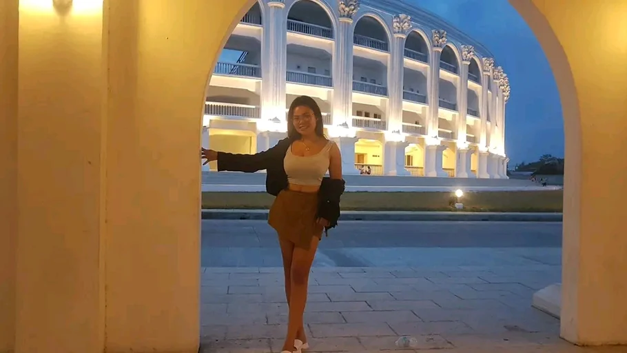 Mary reshyn, 25