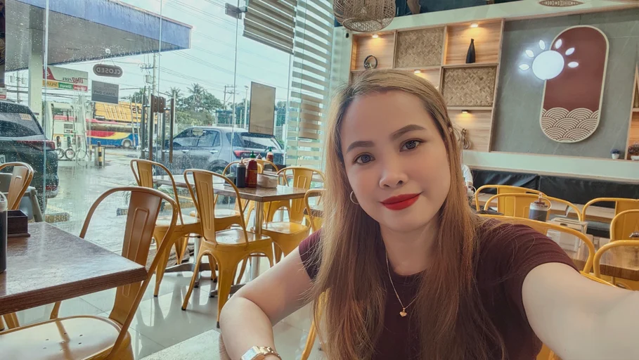 Donna, 28