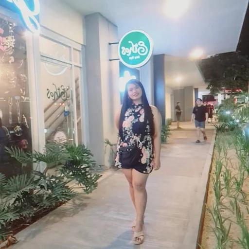 Yumie, 35