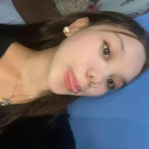 Kristine, 18