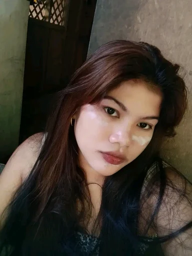 Charlyn, 22
