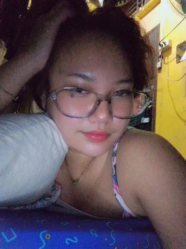 Angela, 19