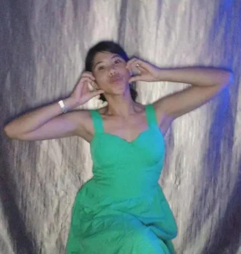 Daniella, 24