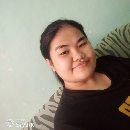 Daisymae, 28