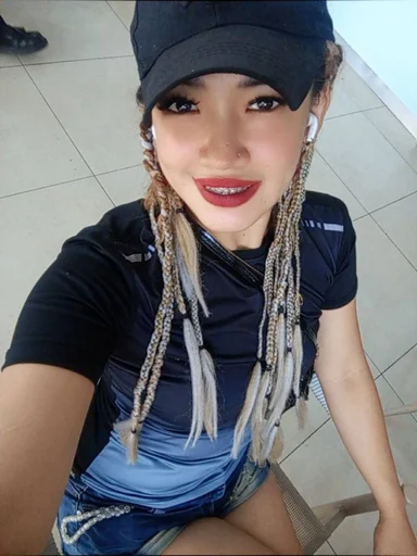 Sophie, 39