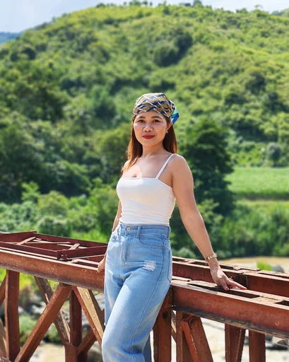 Michelle, 29