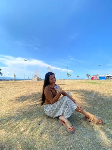 Sherlyn, 22