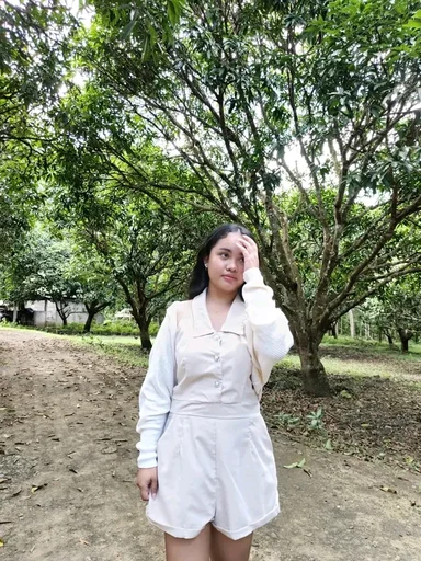 Ehla Clarisse, 22
