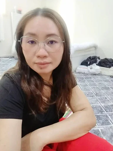 Honeylyn, 43