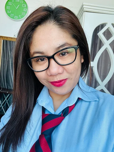 Cristine, 44